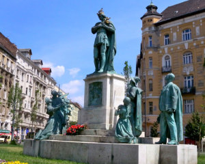 Szent Imre emlékmű, Budapest, Móricz Zsigmond Körtér
